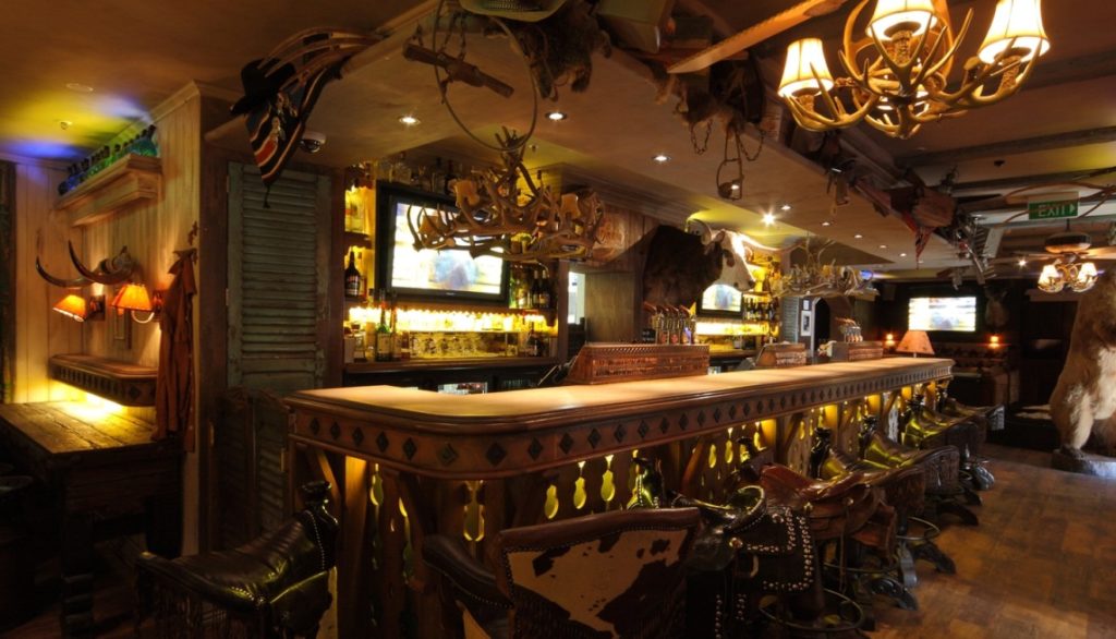 cowboys bar in queenstown