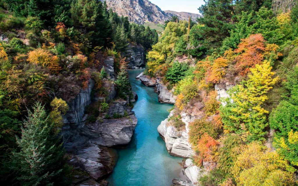 shotover river in queenstown 