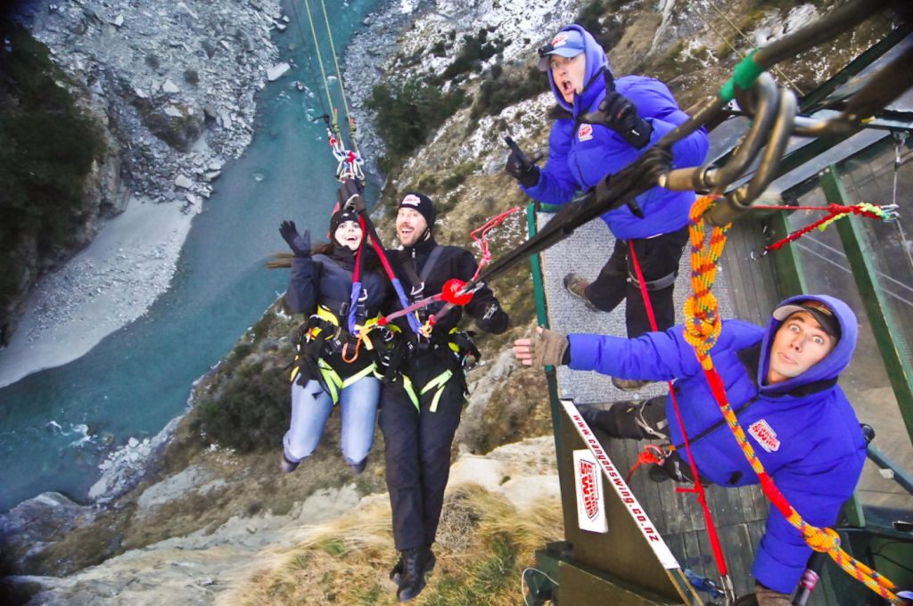 canyon swinging new zealand queenstown